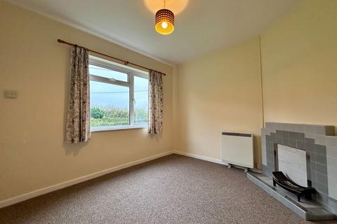 3 bedroom semi-detached house to rent, Nodmore, Newbury RG20