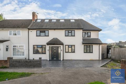 6 Renown Close, Romford, RM7 8PL