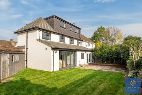 6 Renown Close, Romford, RM7 8PL