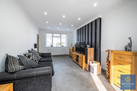 6 Renown Close, Romford, RM7 8PL