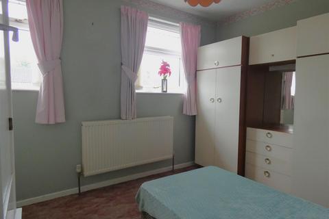 17 Duchy Close, Stretton, Burton-on-trent, DE13 0HU