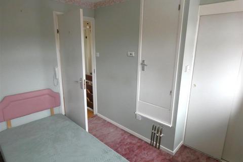 17 Duchy Close, Stretton, Burton-on-trent, DE13 0HU