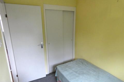 17 Duchy Close, Stretton, Burton-on-trent, DE13 0HU