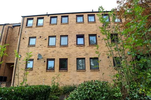 70 Wellgate, Lanark, ML11 9DT