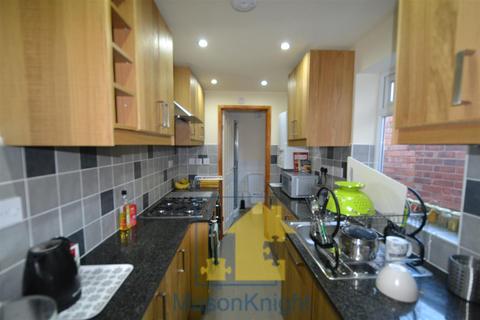 4 bedroom terraced house to rent, St. Stephens Road, Selly Oak, Birmingham B29