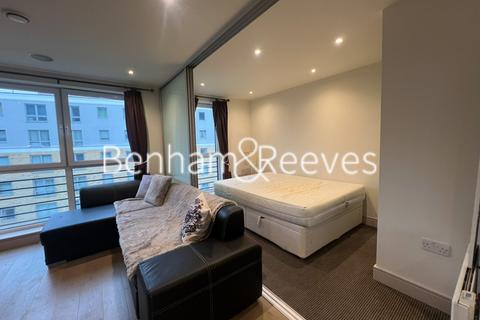 Studio to rent, Townmead Road,  Imperial Wharf SW6