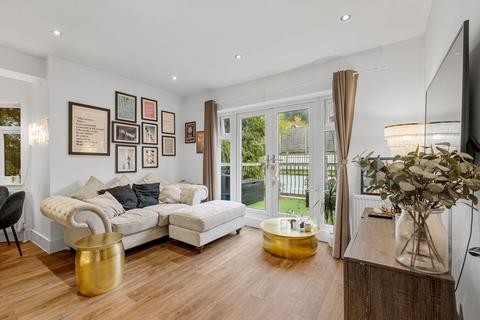 26c Hilltop Road, Whyteleafe, CR3 0DD