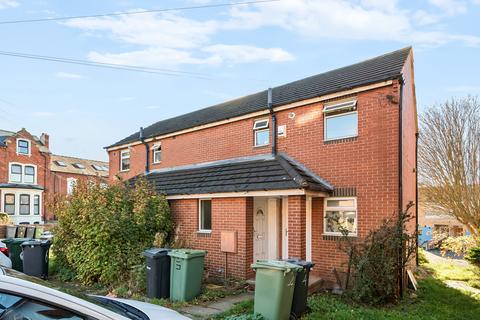 1 bedroom flat for sale, Belle Vue Court, Leeds, LS3