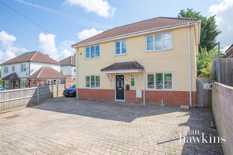 4 bedroom detached house for sale, Station Road, Royal Wootton Bassett