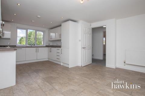 4 bedroom detached house for sale, Station Road, Royal Wootton Bassett