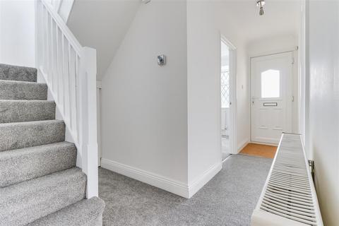 4 bedroom semi-detached bungalow for sale, Wells Avenue, Southend-on-Sea SS2