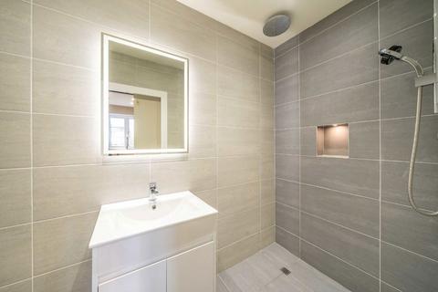 Flat 4, 18 Walpole Road, Surbiton, KT6 6BU