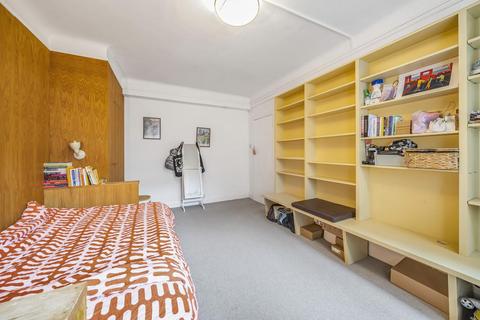 Studio for sale, Balham High Road, Balham