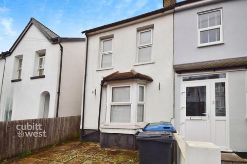 2 bedroom semi-detached house to rent, Mansfield Road South Croydon CR2