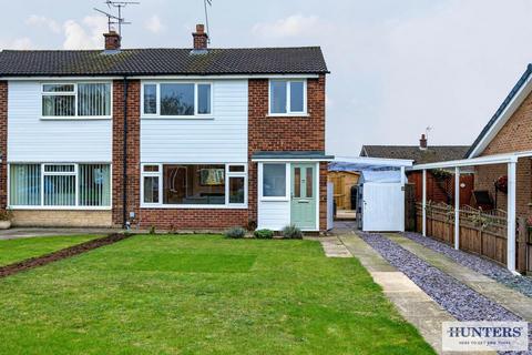 3 bedroom semi-detached house for sale, Thatch Close, Selby, YO8 9DB