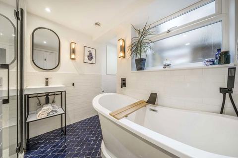 2 bedroom flat for sale, Bradley Gardens, London W13