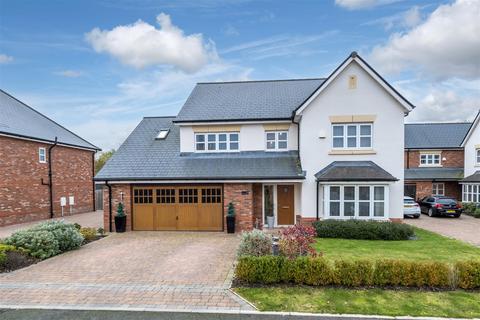 4 bedroom detached house for sale, Moorings Close, Wardle