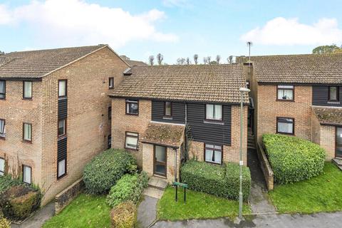 1 bedroom flat for sale, Kingfisher Drive, Surrey GU4