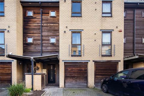4 bedroom terraced house to rent - Indigo Mews, Ashton Street, London, E14
