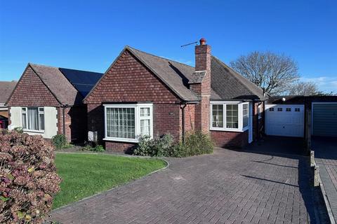 2 bedroom bungalow for sale, Willingdon Park Drive, Eastbourne BN22