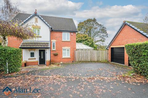 4 bedroom detached house for sale, Moss Lane, Macclesfield, SK11 7XE