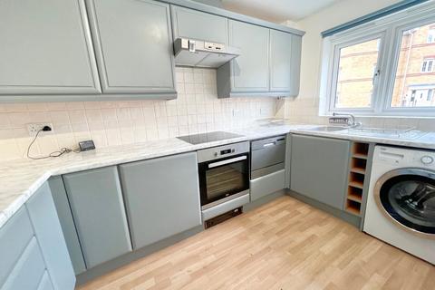 2 bedroom flat to rent, Park Mews, Southampton SO31