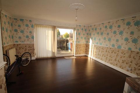 3 bedroom house to rent, Salcot Walk, Miles Platting, Manchester