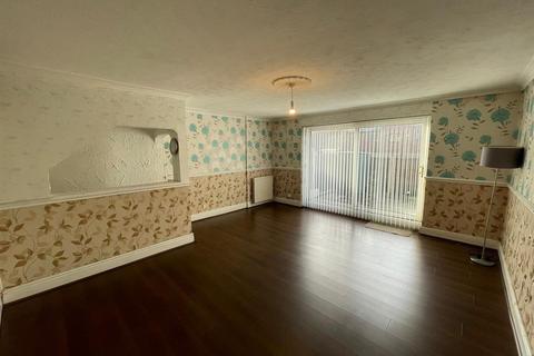 3 bedroom house to rent, Salcot Walk, Miles Platting, Manchester