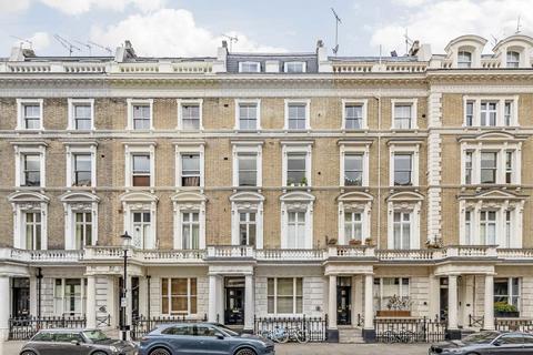 2 bedroom flat to rent, Clanricarde Gardens, London W2