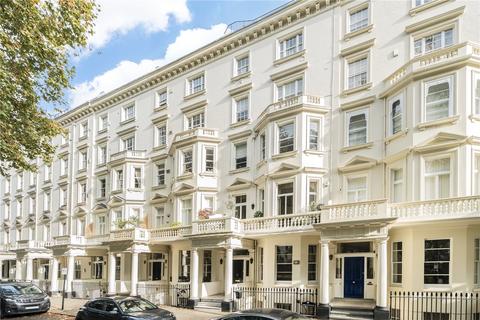 3 bedroom apartment to rent, St Georges Square, London SW1V