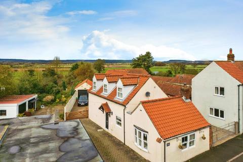 3 bedroom detached house for sale, Main Street, Staxton, Scarborough