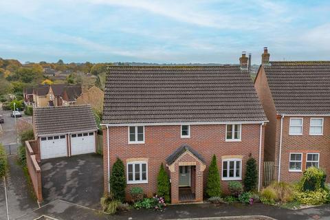 4 bedroom detached house for sale, Moneyer Road, Andover, SP10 4NG