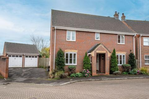 4 bedroom detached house for sale, Moneyer Road, Andover, SP10 4NG