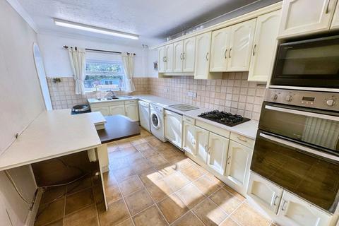 3 bedroom semi-detached house for sale, Bury Old Road, Prestwich, M25