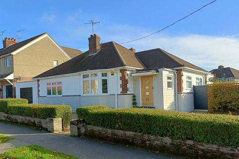 2 bedroom detached bungalow for sale, Clare Road, Braintree, CM7