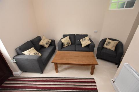 6 bedroom house to rent, Bibsworth Avenue, Birmingham, B13