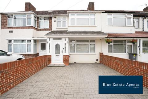 4 bedroom semi-detached house for sale, Penbury Road, Southall, UB2