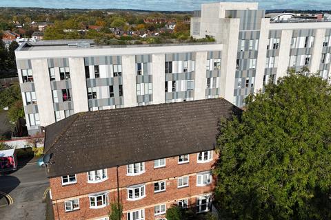 2 bedroom flat for sale, Carnoustie Court, Reading, RG1