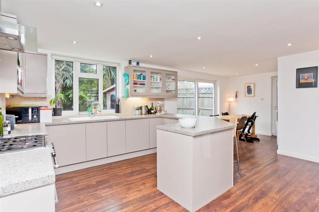 Kitchen/Breakfast Room