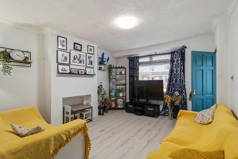 3 bedroom end of terrace house for sale, Moseley Avenue, Warrington, WA4