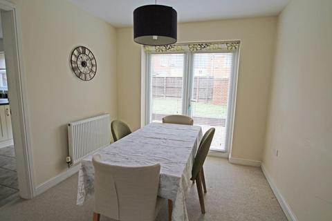 4 bedroom detached house to rent, Shore View, Peterborough PE7