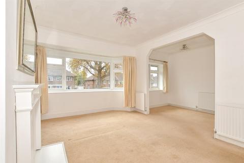 2 bedroom maisonette for sale, Halsford Park Road, East Grinstead, West Sussex