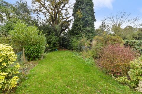 2 bedroom maisonette for sale, Halsford Park Road, East Grinstead, West Sussex