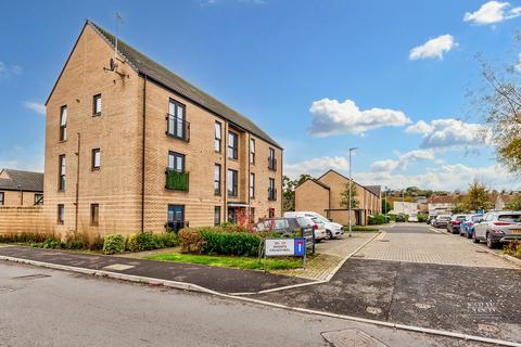 2 bedroom flat for sale, Rhodfa Crughywel, St. Mellons, Cardiff. CF3