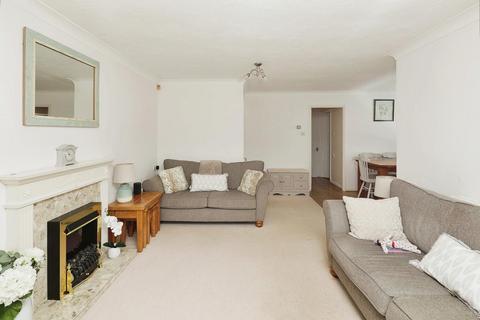 5 Brooksby Grove, Dorridge, Solihull, B93 8BW