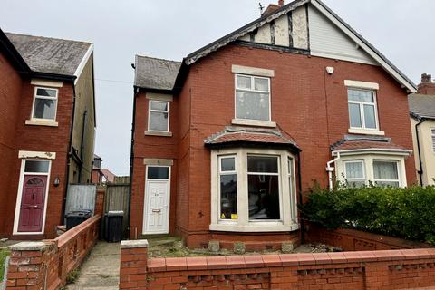 3 bedroom semi-detached house for sale, Warbreck Drive, Blackpool FY2