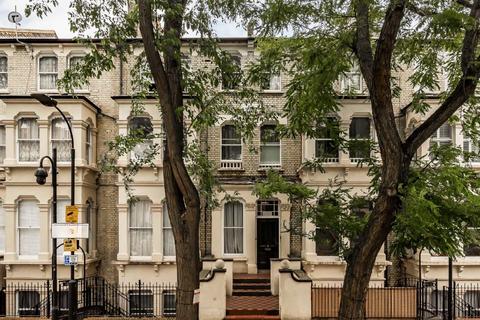 3 bedroom flat for sale, Lakeside Road, London W14