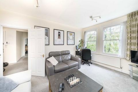 3 bedroom flat for sale, Lakeside Road, London W14