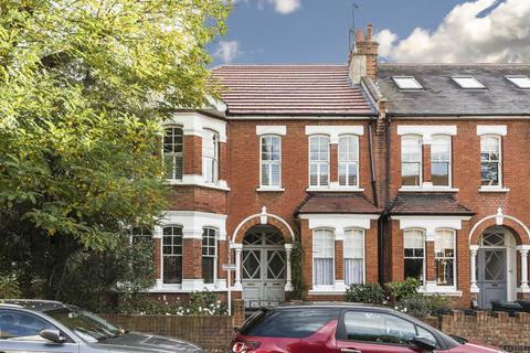 4 bedroom flat to rent, Woodgrange Avenue, London W5