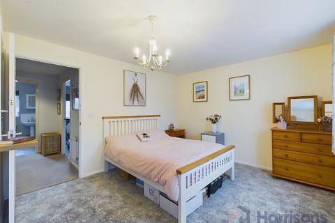 2 bedroom end of terrace house for sale, Crocus Drive, Sittingbourne, Kent, ME10 4ES